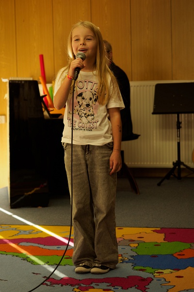 PB074905.jpg - OLYMPUS DIGITAL CAMERA