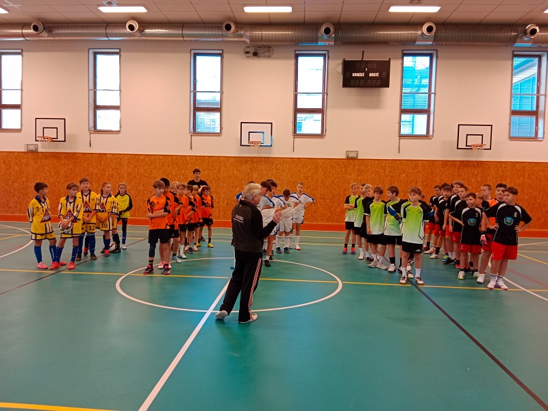 IMG_20251104_081233.jpg - filter: 0; jpegRotation: 0; fileterIntensity: 0.000000; filterMask: 0; module:1facing:0; hw-remosaic: 0; touch: (-1.0, -1.0); modeInfo: ; sceneMode: Night; cct_value: 0; AI_Scene: (-1, -1); aec_lux: 0.0; hist255: 0.0; hist252~255: 0.0; hist0~15: 0.0;