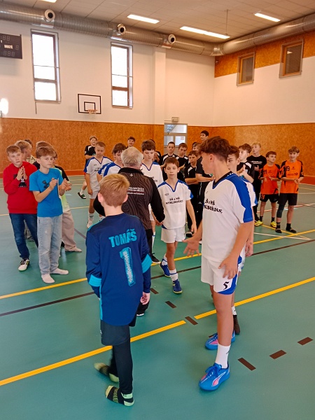 IMG_20251104_121638.jpg - filter: 0; jpegRotation: 90; fileterIntensity: 0.000000; filterMask: 0; module:1facing:0; hw-remosaic: 0; touch: (-1.0, -1.0); modeInfo: ; sceneMode: Night; cct_value: 0; AI_Scene: (-1, -1); aec_lux: 0.0; hist255: 0.0; hist252~255: 0.0; hist0~15: 0.0;