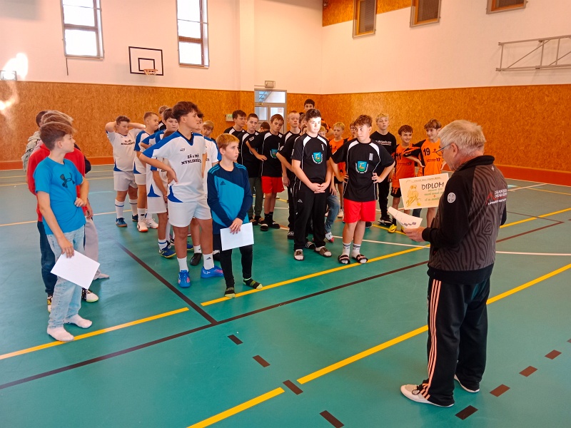 IMG_20251104_121715.jpg - filter: 0; jpegRotation: 0; fileterIntensity: 0.000000; filterMask: 0; module:1facing:0; hw-remosaic: 0; touch: (-1.0, -1.0); modeInfo: ; sceneMode: Night; cct_value: 0; AI_Scene: (-1, -1); aec_lux: 0.0; hist255: 0.0; hist252~255: 0.0; hist0~15: 0.0;