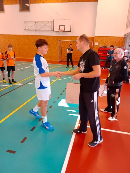 IMG_20251104_121857.jpg - filter: 0; jpegRotation: 90; fileterIntensity: 0.000000; filterMask: 0; module:1facing:0; hw-remosaic: 0; touch: (-1.0, -1.0); modeInfo: ; sceneMode: Night; cct_value: 0; AI_Scene: (-1, -1); aec_lux: 0.0; hist255: 0.0; hist252~255: 0.0; hist0~15: 0.0;