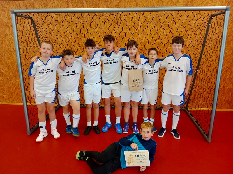 IMG_20251104_122224.jpg - filter: 0; jpegRotation: 0; fileterIntensity: 0.000000; filterMask: 0; module:1facing:0; hw-remosaic: 0; touch: (-1.0, -1.0); modeInfo: ; sceneMode: Night; cct_value: 0; AI_Scene: (-1, -1); aec_lux: 0.0; hist255: 0.0; hist252~255: 0.0; hist0~15: 0.0;